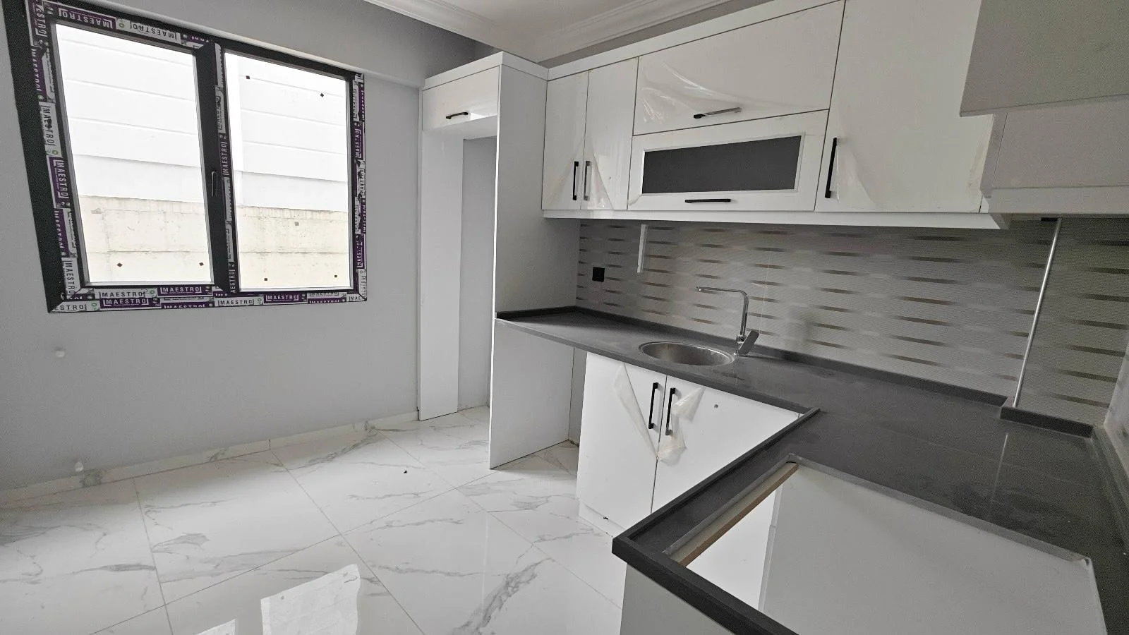 PANCAR'DA 3 CEPHELİ GENİŞ KAPALI MUTFAK 2+1 SIFIR DAİRE