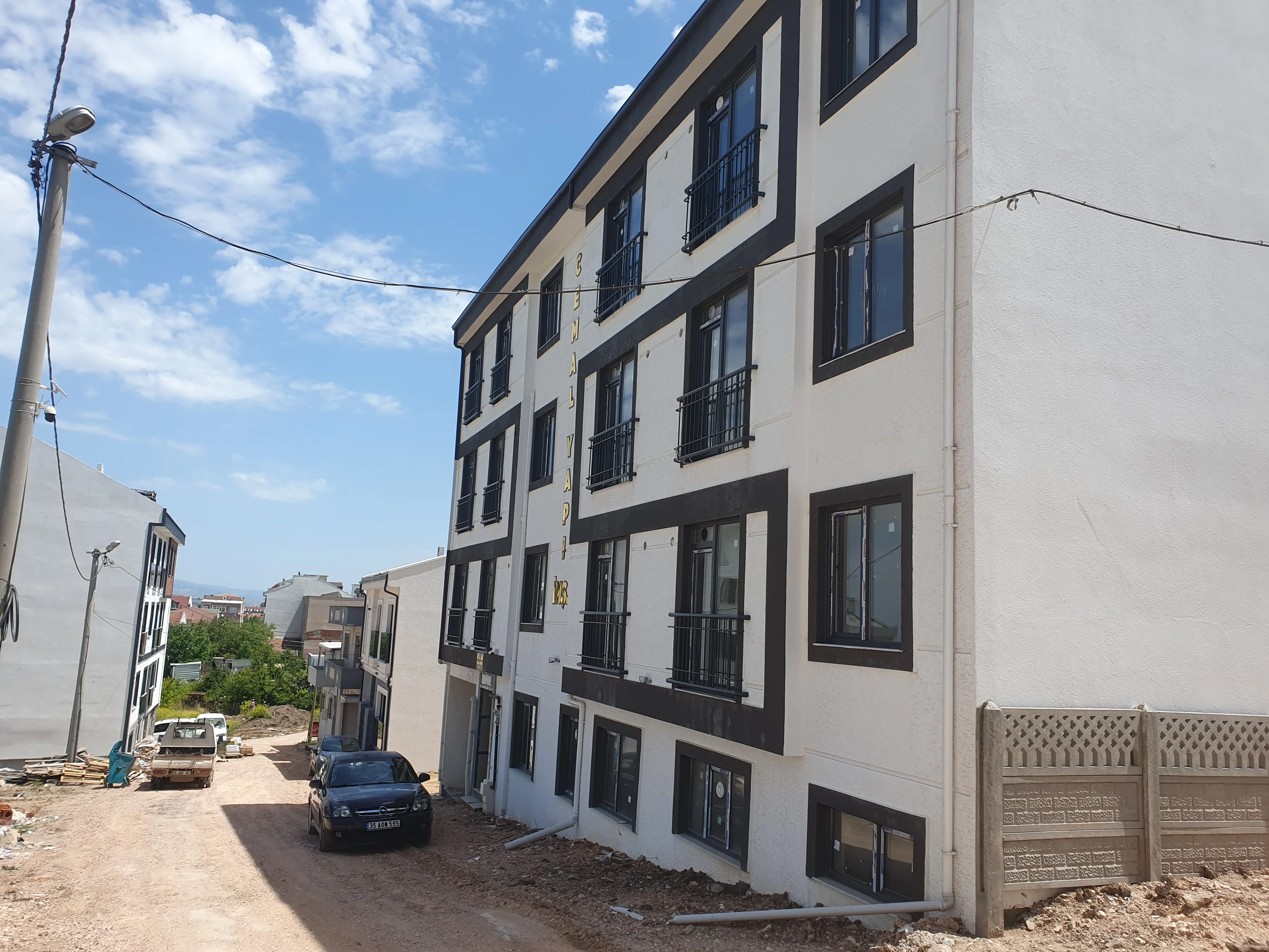 BANDIRMA YENİ MAHALLE SATILIK YENİ 1+1 DAİRELER