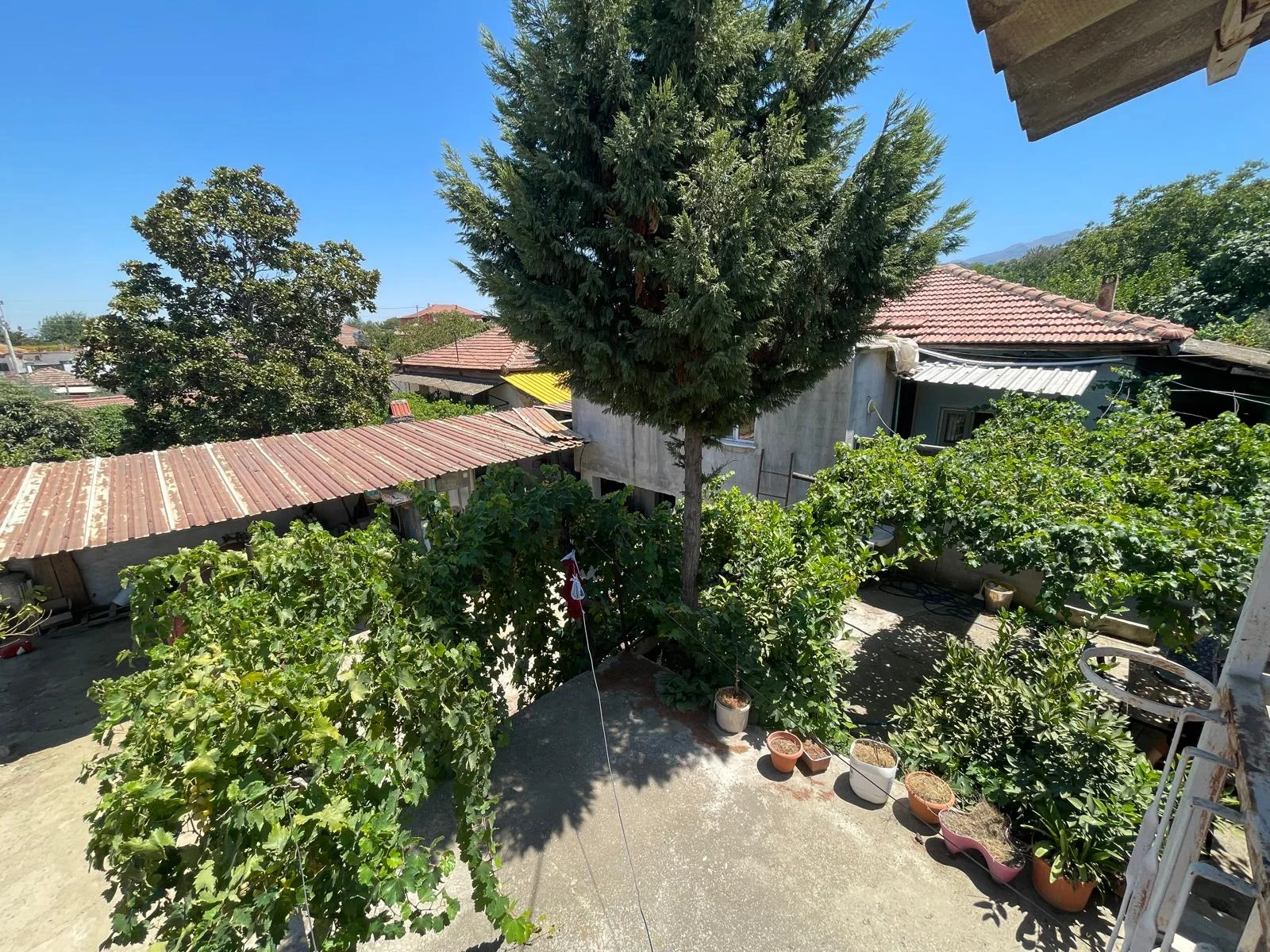 2 detached houses for sale in Salihli Çukuroba District on a 1050 m2 plot