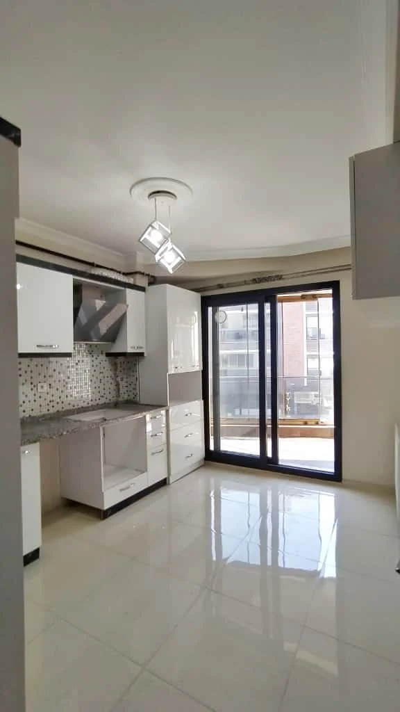 PANCAR MEYDAN'DA ASANSÖRLÜ 2+1 FERAH / GENİŞ DAİRE