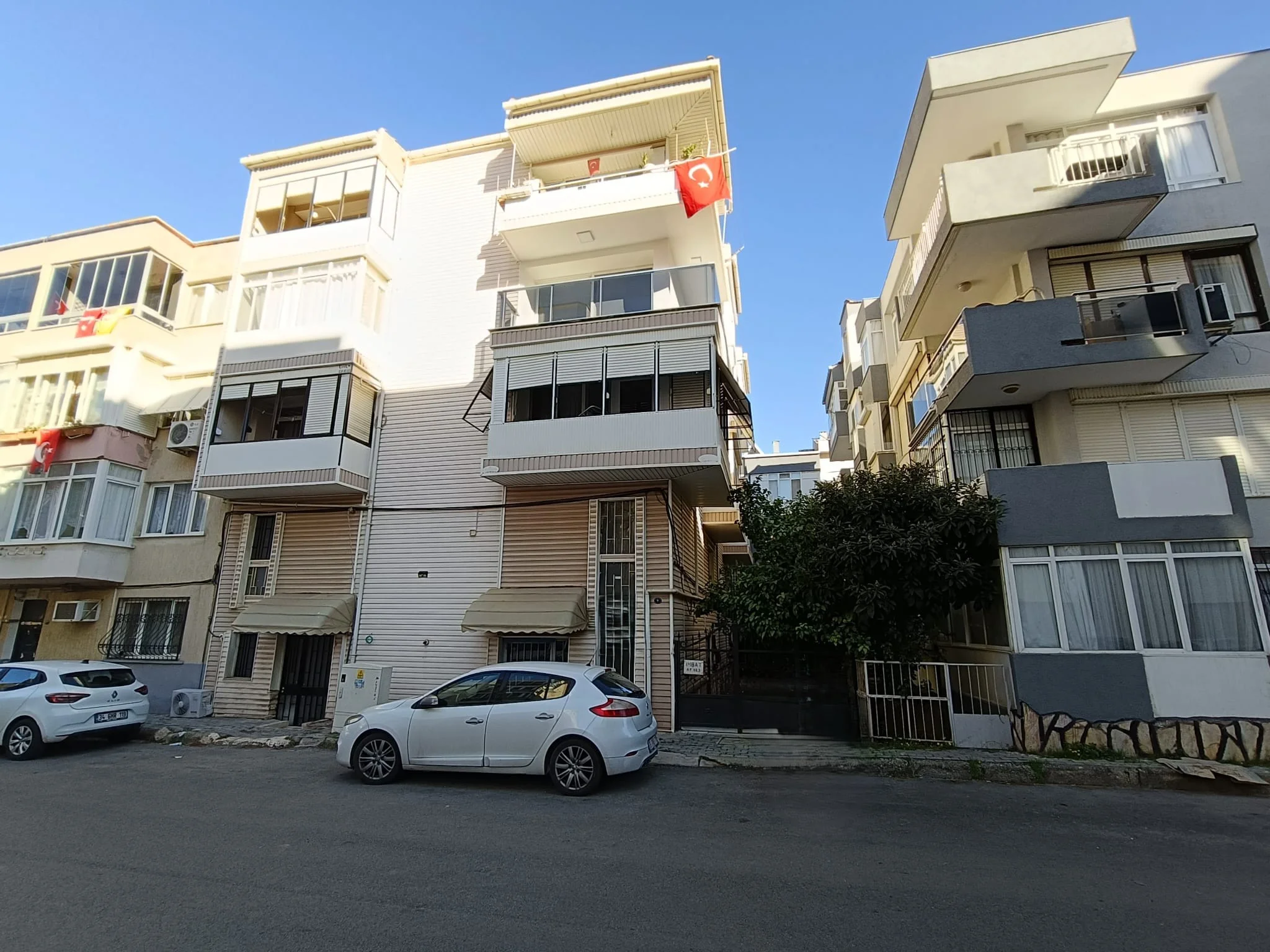 Balçova Korutürk Full Tadilatlı Satılık 3+1 Daire