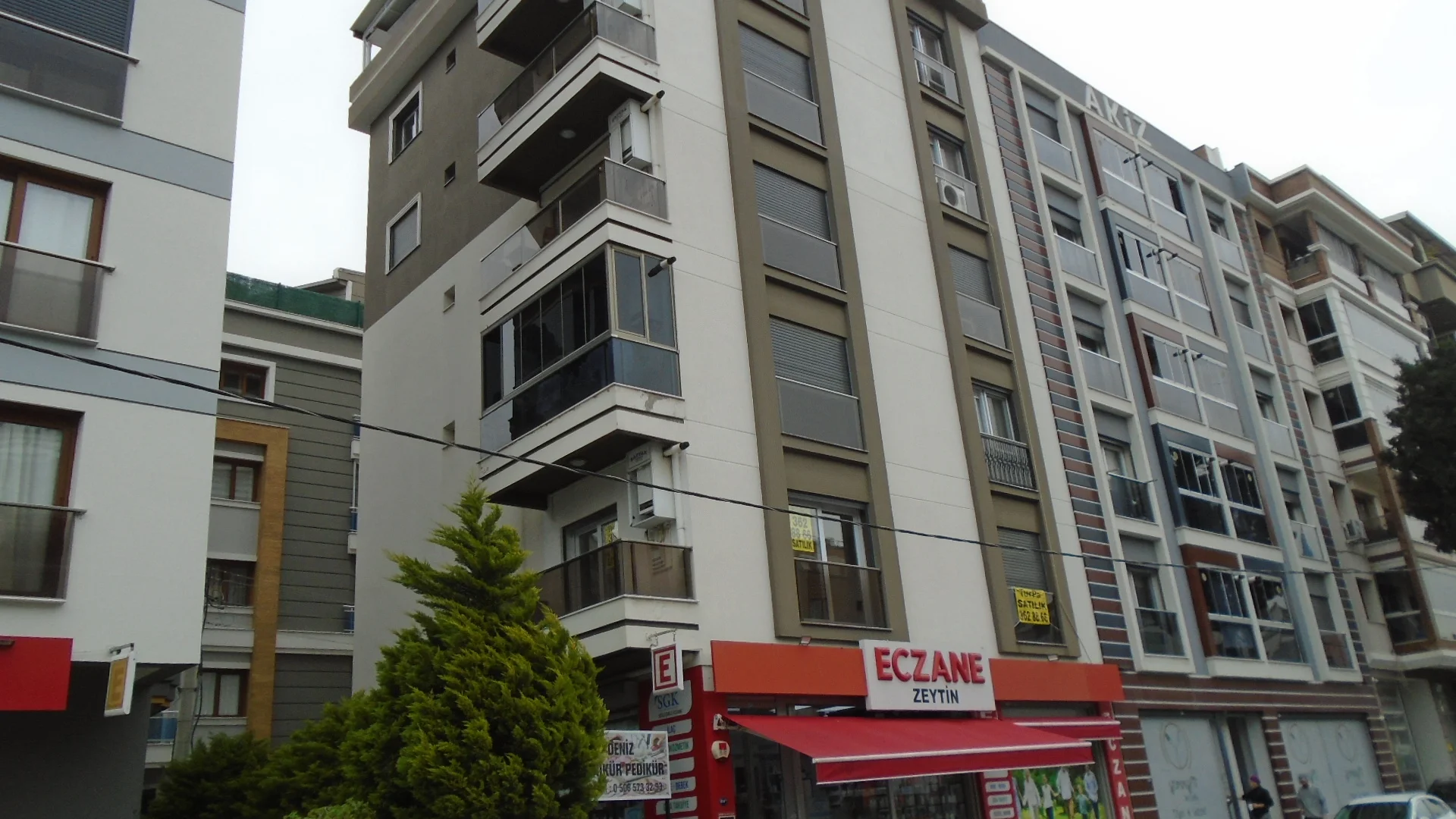 2+1 APARTMENT FOR SALE NEAR KARŞIYAKA ŞEMİKLER İZBAN STATION, WITH OPEN VIEW.