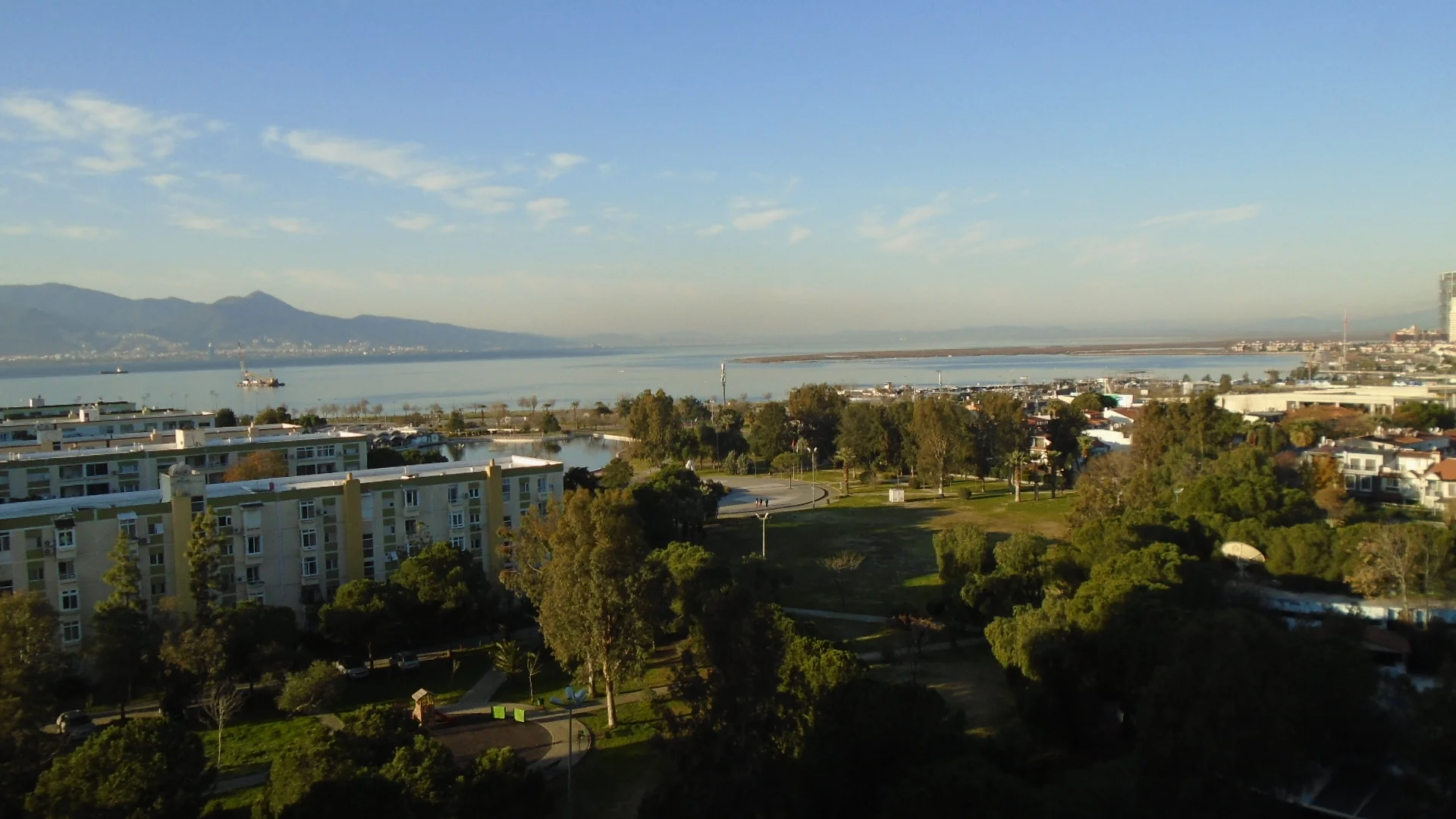 FURNISHED 1+1 APARTMENT FOR RENT WITH SEA VIEW IN ATAKENT VENICE COMPLEX.