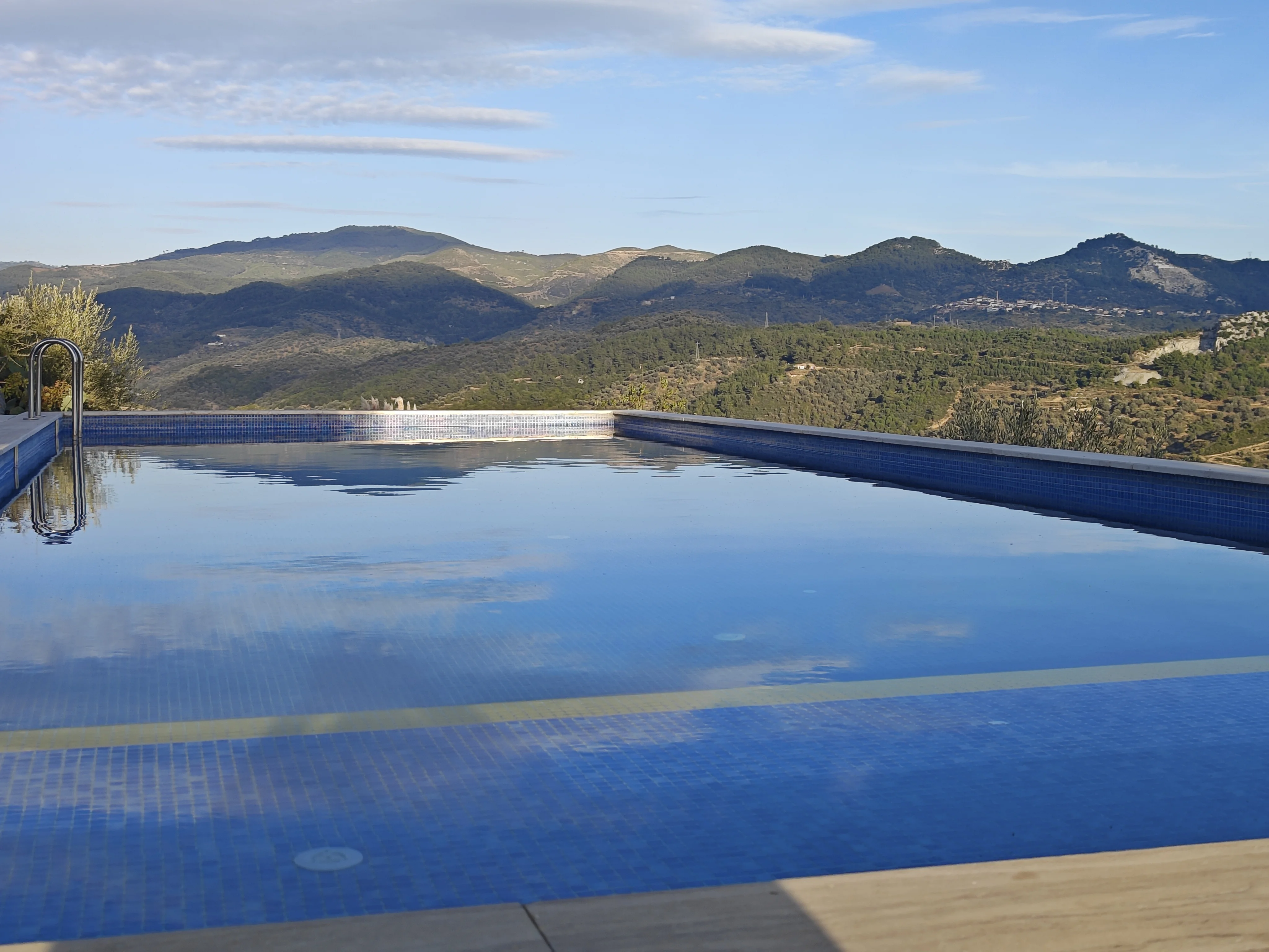 MANZARALI GÖL EVİ - DENİZ ve DOĞA MANZARALI- EŞSİZ BİR VİLLA...!